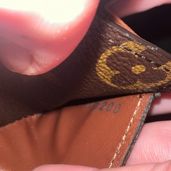 Authentic Louis Vuitton Sarah wallet - Picture 6 of 8